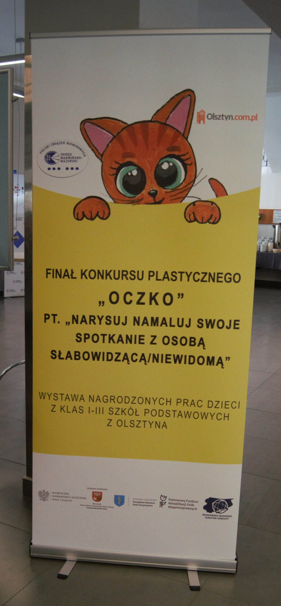 Plakat z informację o podsumowaniu konkursu plastycznego "OCZKO"